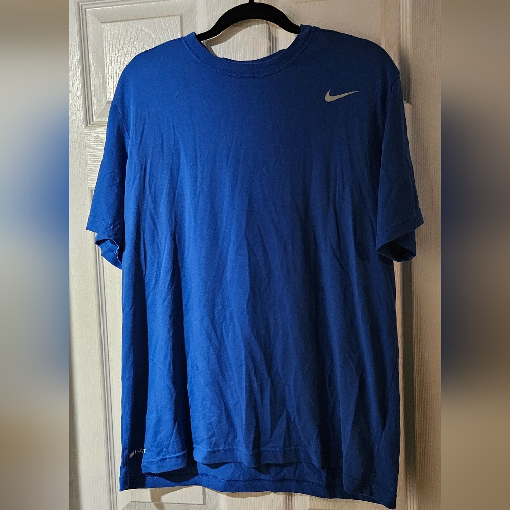 Women's Nike dri-fit tee
